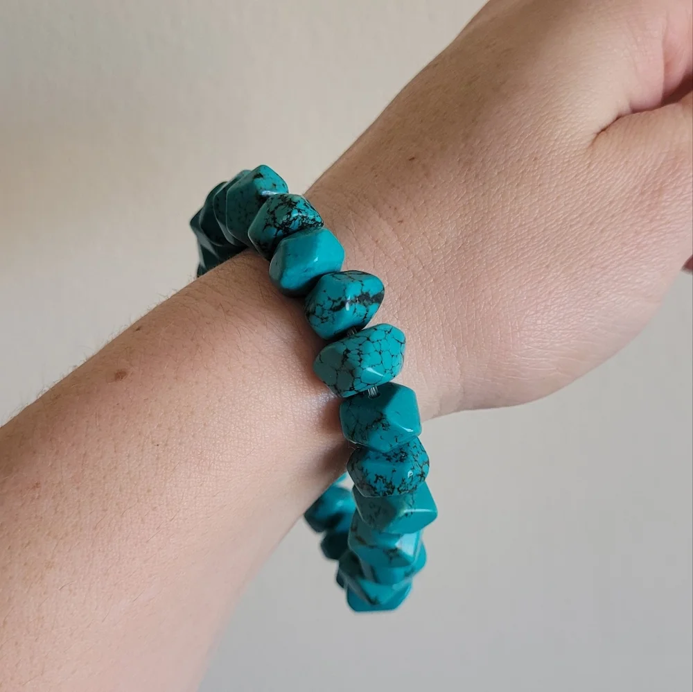 Marbled Turquoise Stacked Stone Stretch Bracelet - Picture 3 of 4